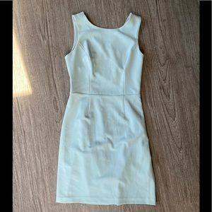 Classy dress 👗 perfect for graduations, work occasions, etc